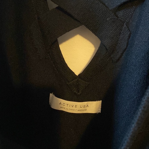 Active USA V-neck sweater - Picture 3 of 5